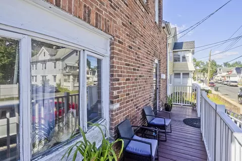 92 Miller St, Springfield, MA 01104 photo 2
