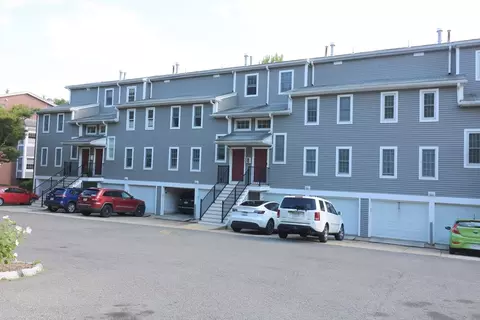 16 N Stone Mill Dr #1014, Dedham, MA 02026