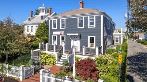162 Commercial St, Provincetown, MA 02657