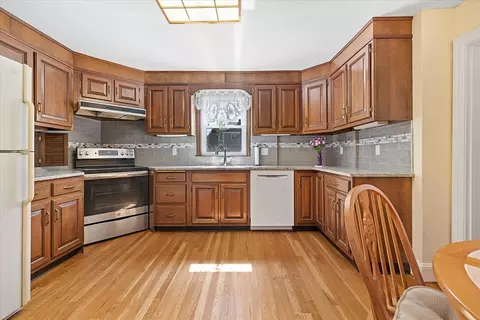 49 Monroe Ave, Worcester, MA 01602 photo 13