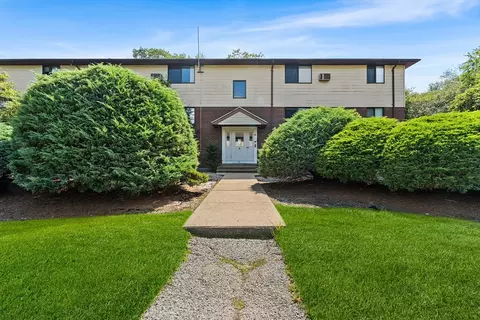 50 Juniper Rd #B8, North Attleboro, MA 02760