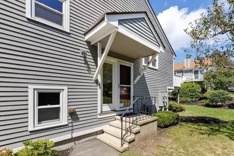 4 Fletcher Way #31D, Salem, MA 01970