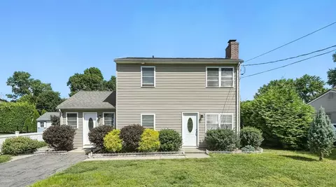10 Juliette St, Chicopee, MA 01013