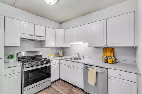 1550 Worcester Rd #101, Framingham, MA 01702