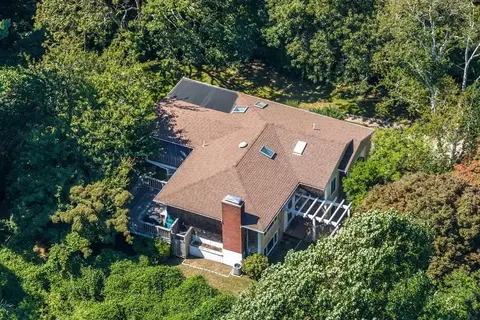 11 Barnabas Rd, Falmouth, MA 02540