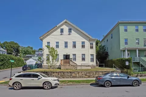 19 Elizabeth St, Worcester, MA 01605
