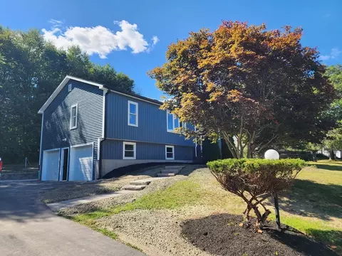 9 Susan Dr, Dudley, MA 01571