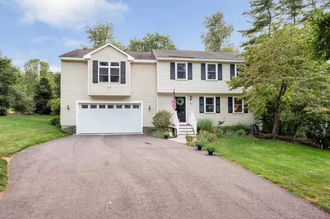 158 Lost Lake Dr, Groton, MA 01450