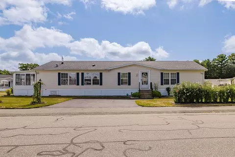 172 Bumila Dr, Raynham, MA 02767