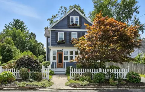 38 Clark St, Easthampton, MA 01027 photo 2