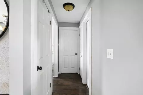 Entry Way - 98 Rollins St, Springfield, MA 01109 photo 1 of 1