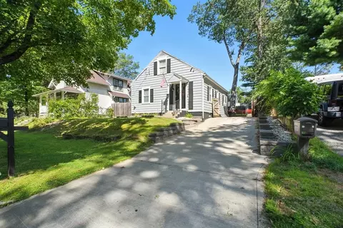 98 Rollins St, Springfield, MA 01109