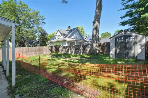 Exterior - 98 Rollins St, Springfield, MA 01109 photo 5 of 5