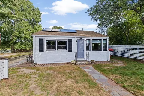 10 Lake Shore Ave, Plymouth, MA 02360
