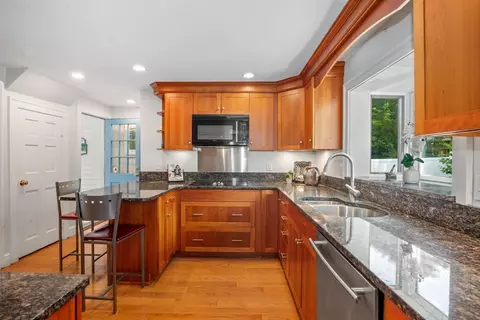 27 Concord St, Needham, MA 02494 photo 9