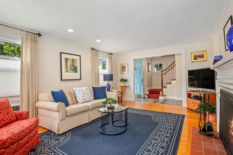 27 Concord St, Needham, MA 02494 photo 3