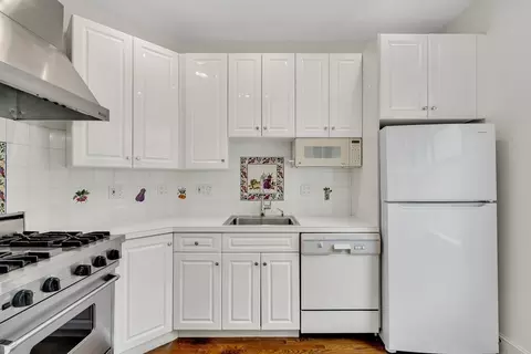 141 Beaconsfield Rd #6, Brookline, MA 02445 photo 8
