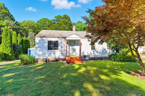 171 Lower Beverly Hls, West Springfield, MA 01089
