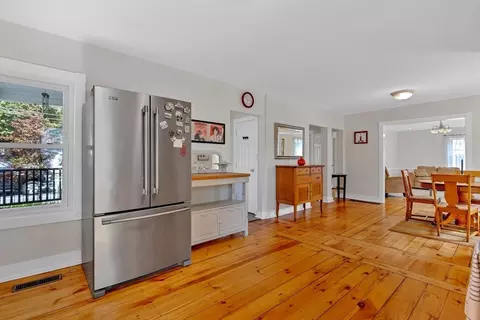 Entry Way - 73 Eastern Ave, Gloucester, MA 01930 photo 4 of 5