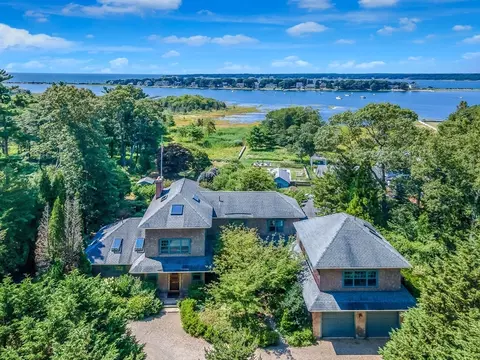 414 Point Rd, Marion, MA 02738