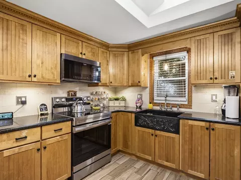 2 Smith Rd, Randolph, MA 02368 photo 2