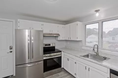 37-39 Porter St, Springfield, MA 01104 photo 8
