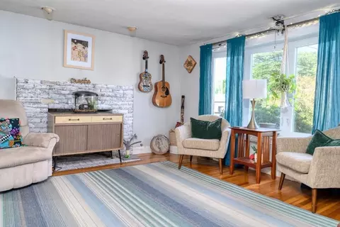 Living - 22 Marshview Dr, Marshfield, MA 02050 photo 1 of 1