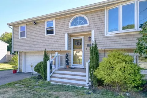 22 Marshview Dr, Marshfield, MA 02050