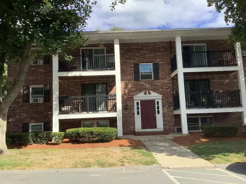 9 Walker Rd #8, North Andover, MA 01845