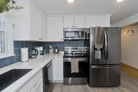100 Champlain St, Indian Orchard, MA 01151 photo 4