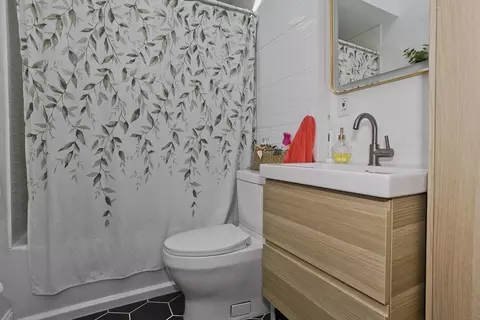 100 Champlain St, Indian Orchard, MA 01151 photo 13