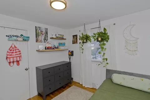 100 Champlain St, Indian Orchard, MA 01151 photo 17