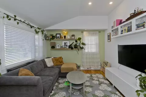 100 Champlain St, Indian Orchard, MA 01151 photo 11