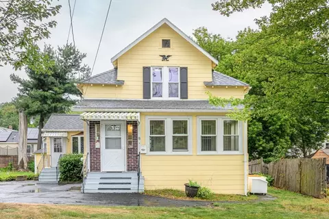 8 Dalton St, Worcester, MA 01604