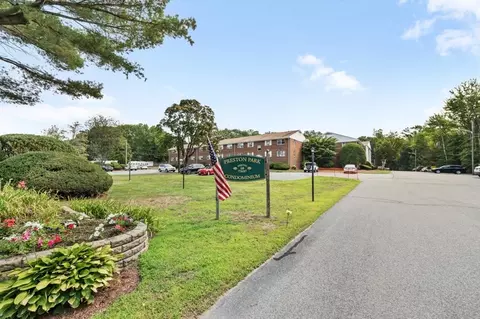 68 Preston St #5F, Wakefield, MA 01880