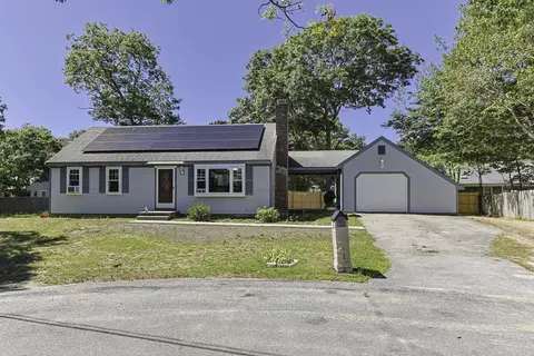 295 Sudbury Ln, Hyannis, MA 02601