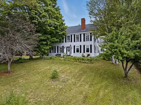 5 Circle St, Templeton, MA 01468