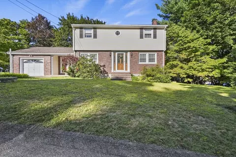 198 Trull Ln E, Lowell, MA 01852