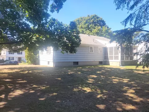 28 Poplar Rd, Wellesley, MA 02482 photo 4