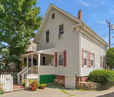56 Washington St, Gloucester, MA 01930