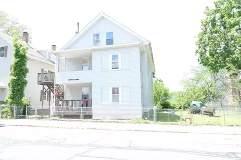 75 Elm St, Holyoke, MA 01040