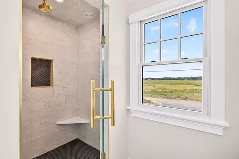 Bath - 65 Harmes Way, Eastham, MA 02642 photo 5 of 7