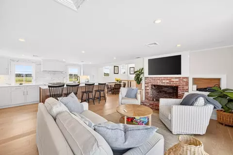 Living - 65 Harmes Way, Eastham, MA 02642 photo 4 of 5