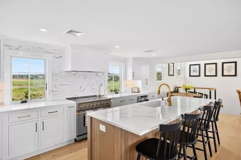 Kitchen - 65 Harmes Way, Eastham, MA 02642 photo 2 of 4