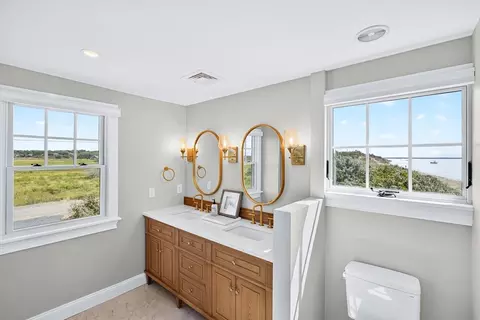 Bath - 65 Harmes Way, Eastham, MA 02642 photo 3 of 7