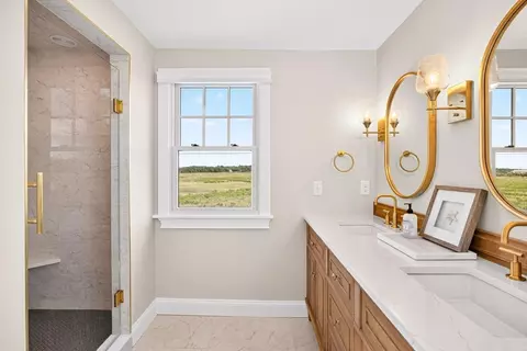 Bath - 65 Harmes Way, Eastham, MA 02642 photo 4 of 7