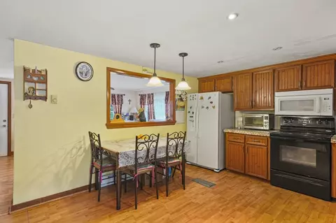 31 Rawson Ave, North Grosvenor Dale, CT 06255 photo 7