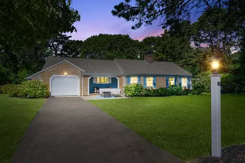 40 Golfers Cir, Yarmouth, MA 02664