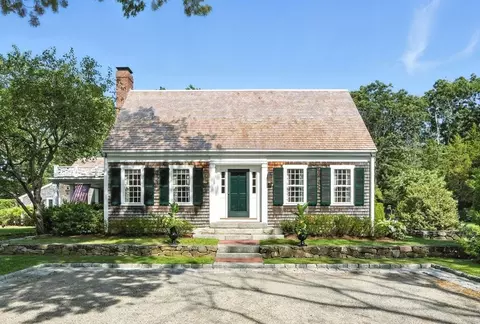 39 Bay Pond Rd, Duxbury, MA 02332
