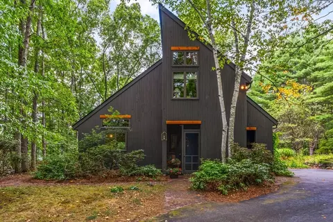 109 Pond St, Dunstable, MA 01827